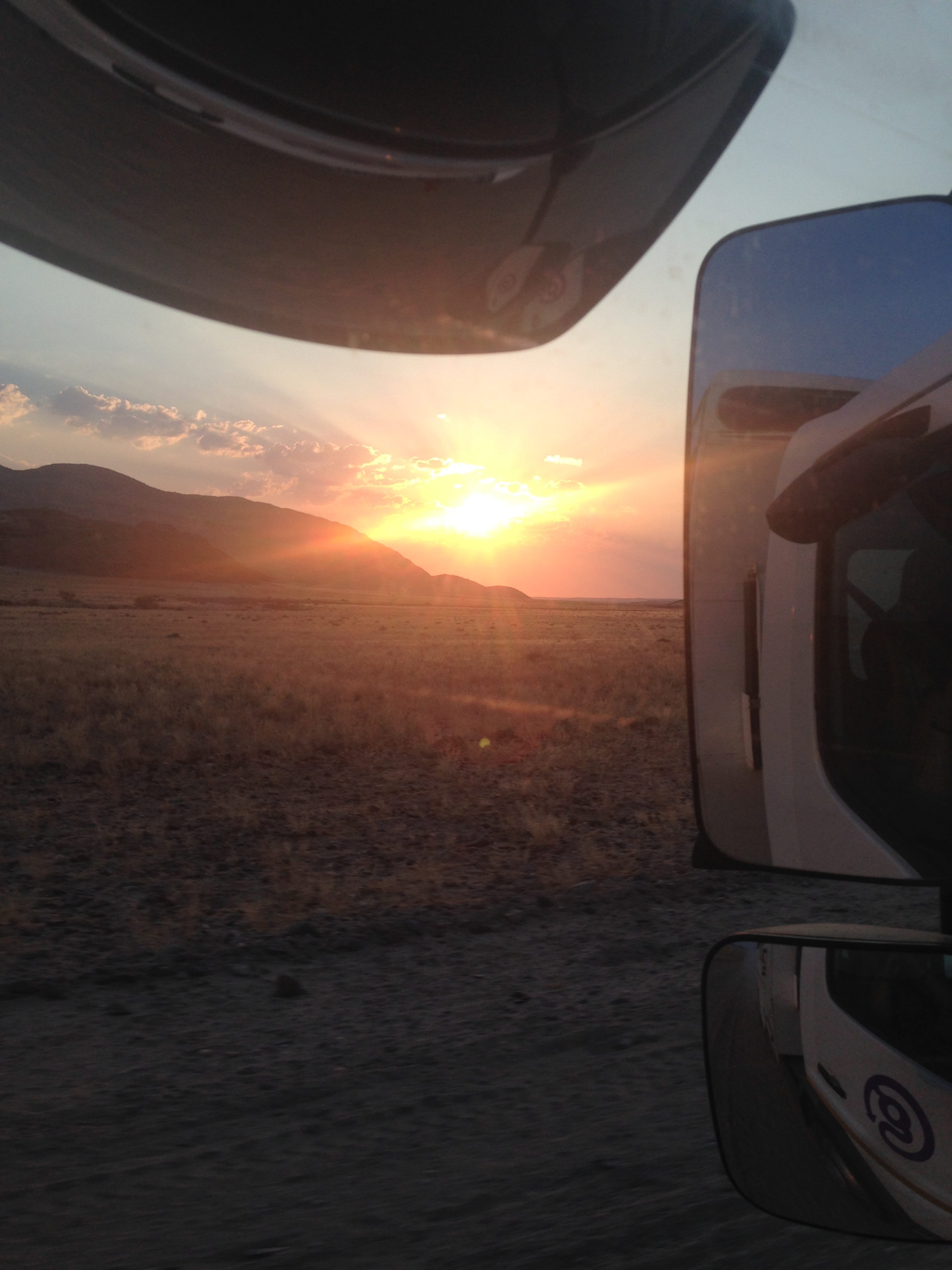 Sonnenuntergang Truck Overlanding Namibia