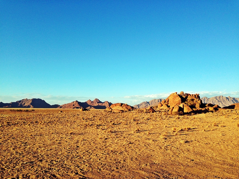 Landschaft nahe der Namib Wüste in Namibia