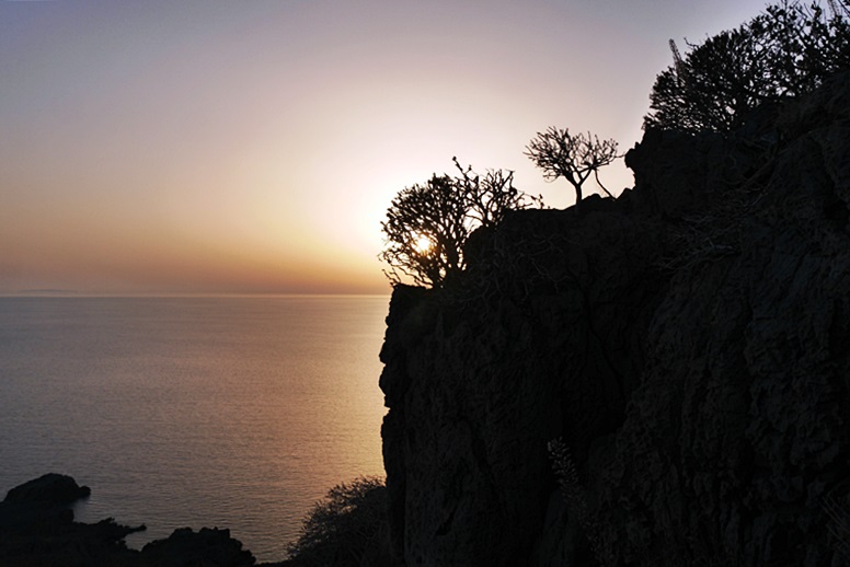 Wandern auf Kreta: Blick vom Hausberg Plakias in den Sonnenuntergang