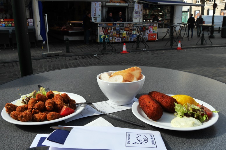 Mittagessen mit Meeresfrüchten in Brüssel