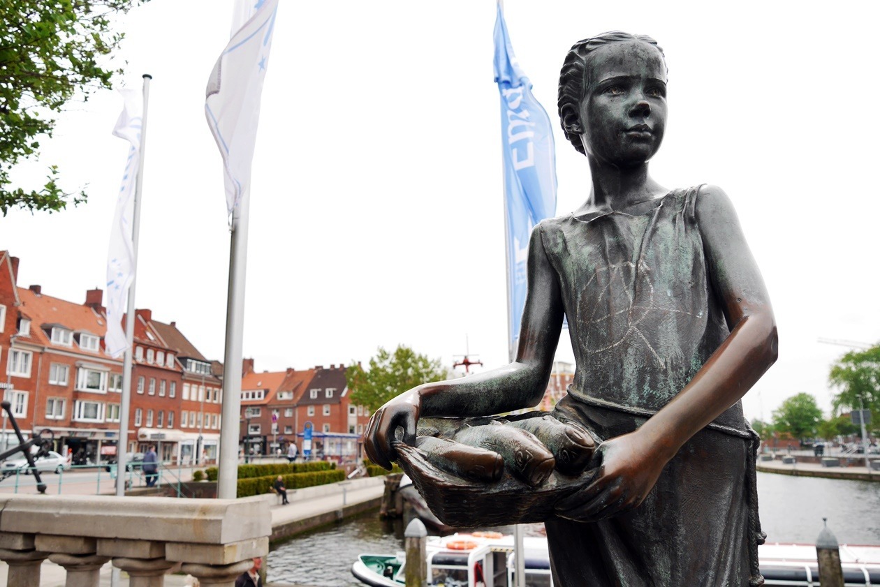 Statur in Emden entdeckt beim Urlaub mit Oma