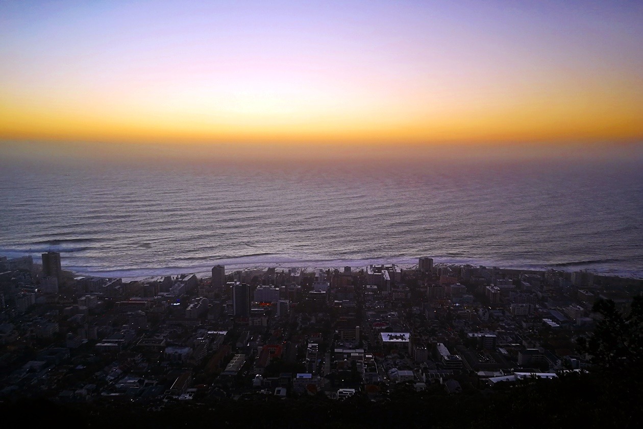 Sonnenuntergang vom Signal Hill mit Blick auf Kapstadt