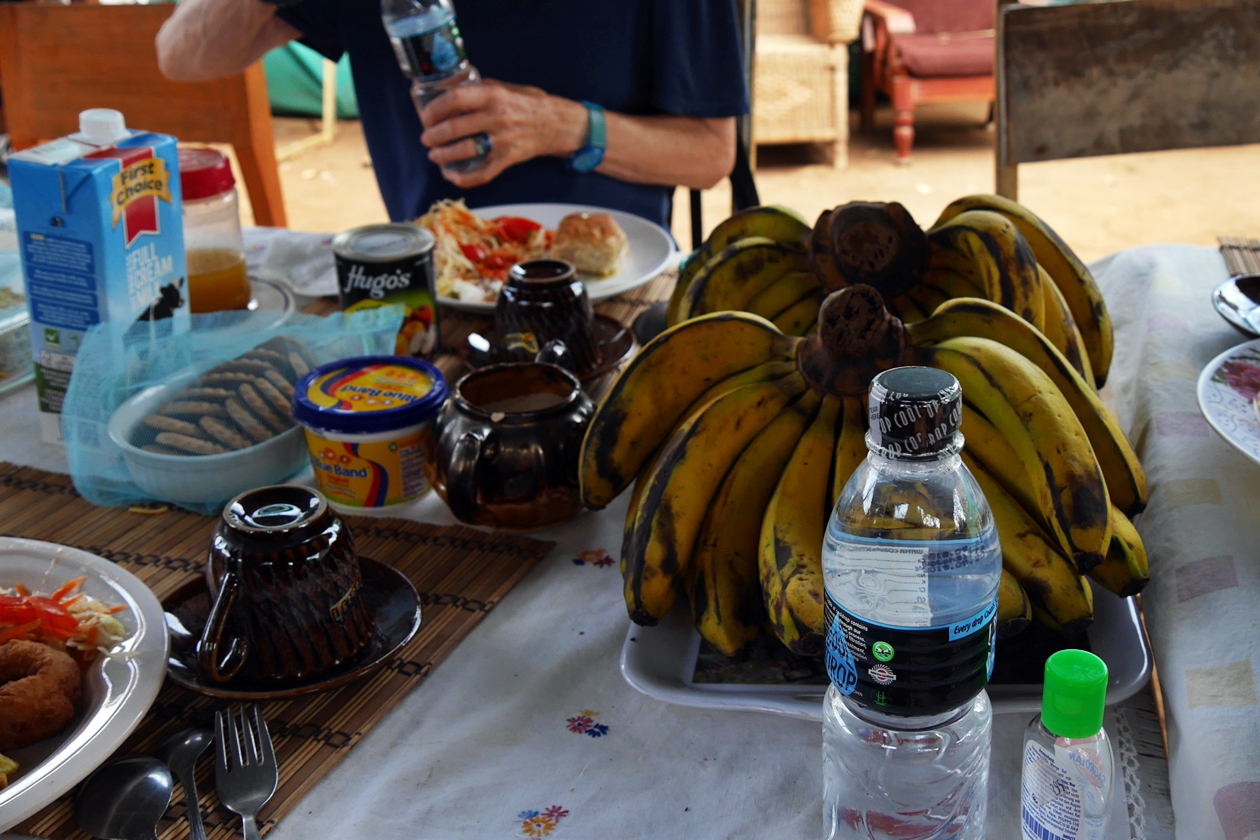 Frische Bananen als Teil des Mittagessens im Chingalire Rural Homestay