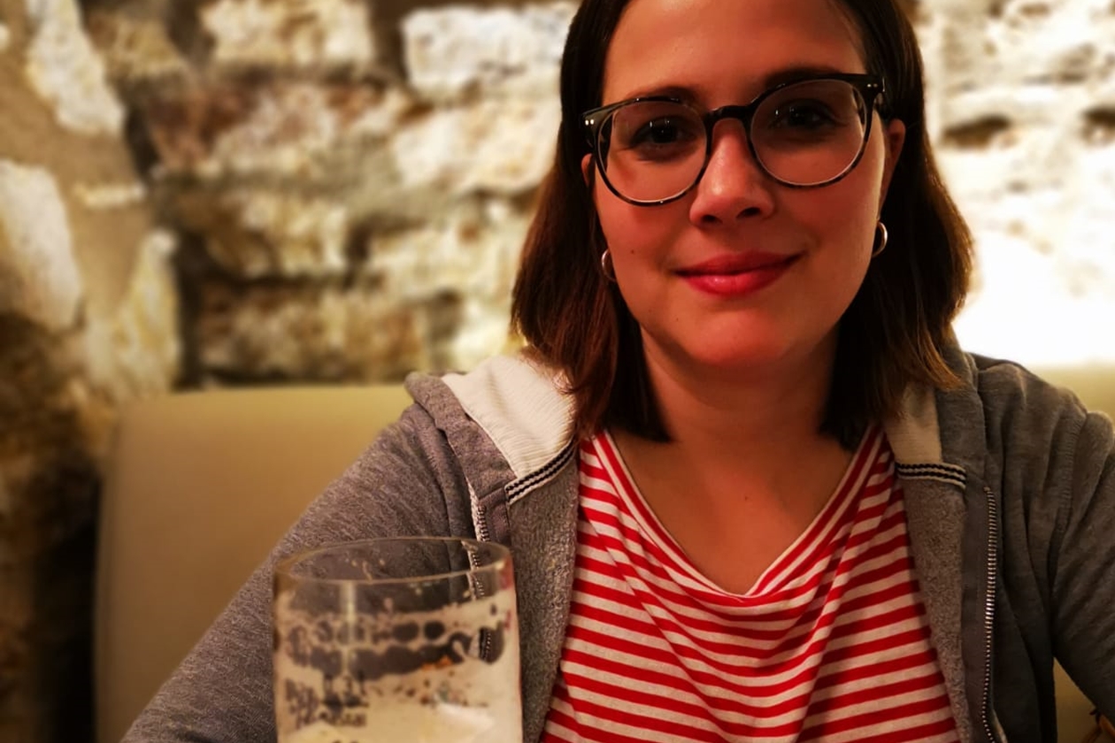 Lynn vor einem Glas Bier in den Museumsstuben Neckarsulm