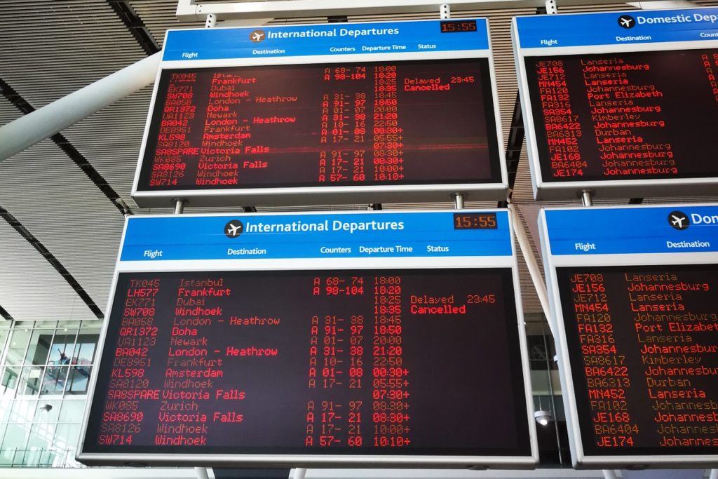 Gecancelte Flüge aufgrund von Corona am Flughafen in Kapstadt