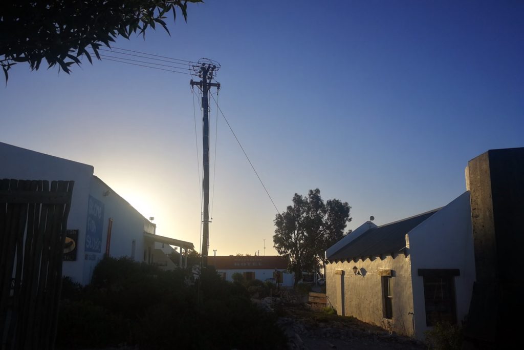 Sonnenuntergang im Fischerdorf Paternoster an Südafrikas Westküste