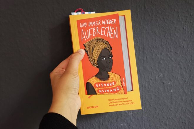 Cover des Buches Und immer wieder aufbrechen von Sisonke Msimang