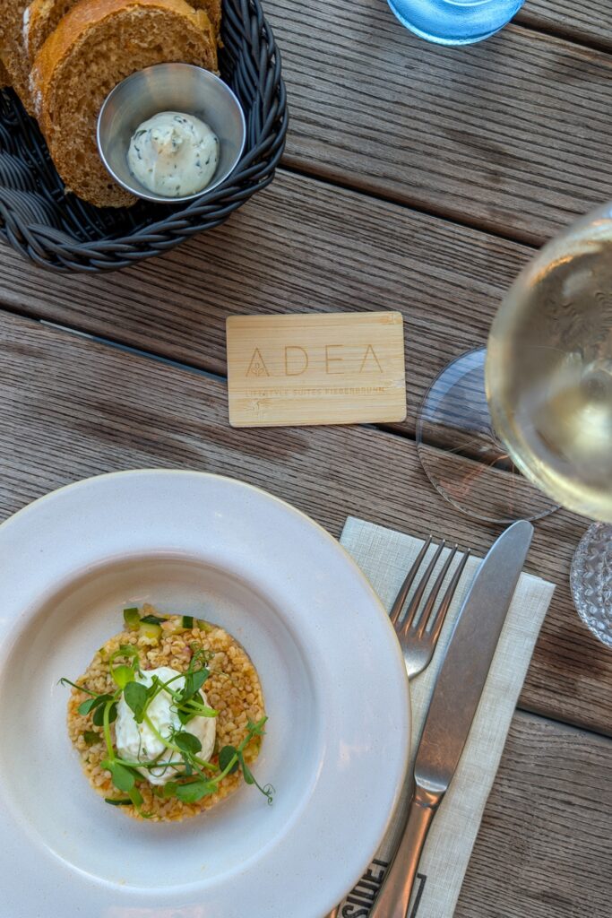 Gang während des Abendessen im ADEA Fieberbrunn